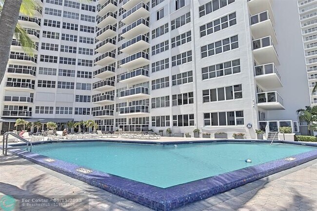 Building Photo - 3700 Galt Ocean Dr