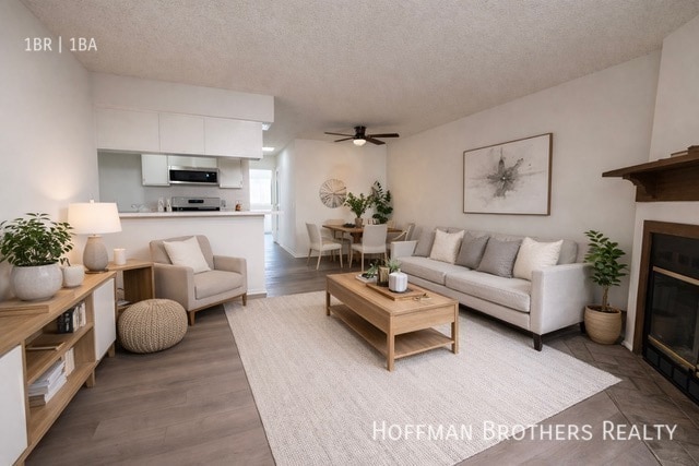 Building Photo - 10346 Commerce Ave