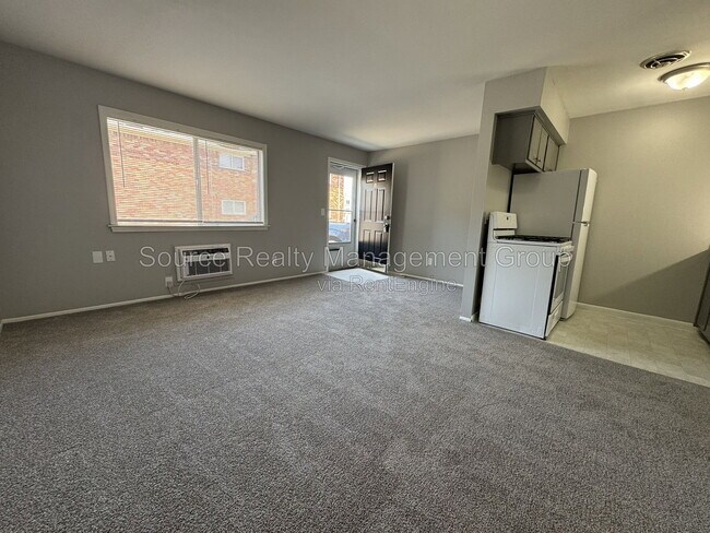 Building Photo - 4431 Oakwood
