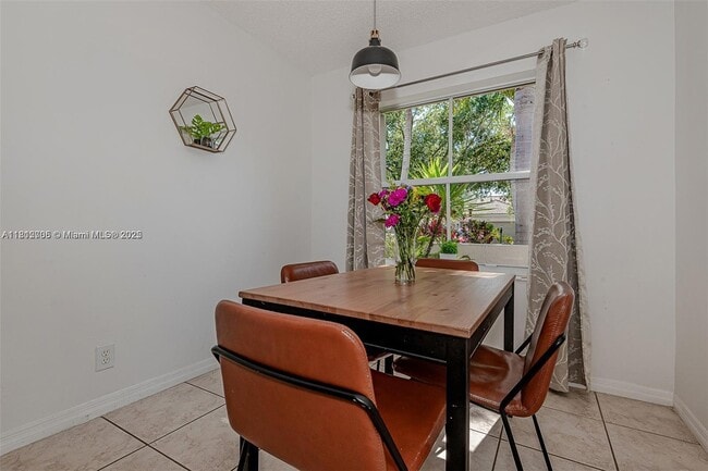 Foto del edificio - 1641 Zenith Way