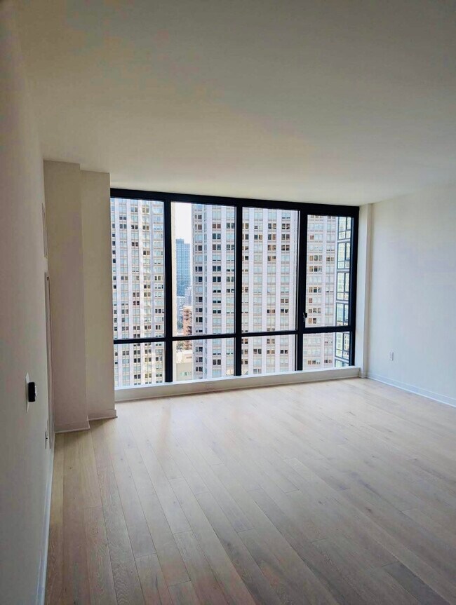 Foto del edificio - 155 Bay St