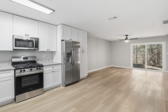 Building Photo - 3921 Henry Ct