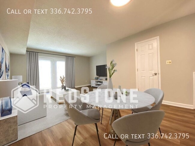 Building Photo - Bedroom, 1.5 Bath - Townhome