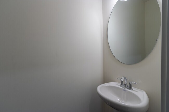 Foto del edificio - 493 Clark Creek Ln