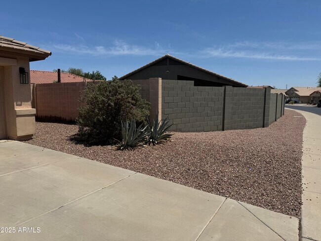 Building Photo - 22530 N Van Loo Dr