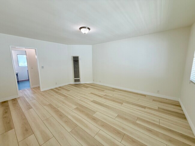 Foto del edificio - 1406 S Saltair Ave