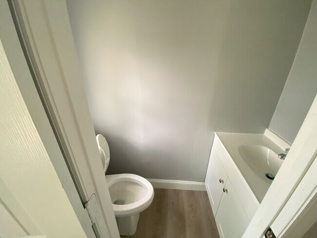 Foto del edificio - 354 Karen Dr