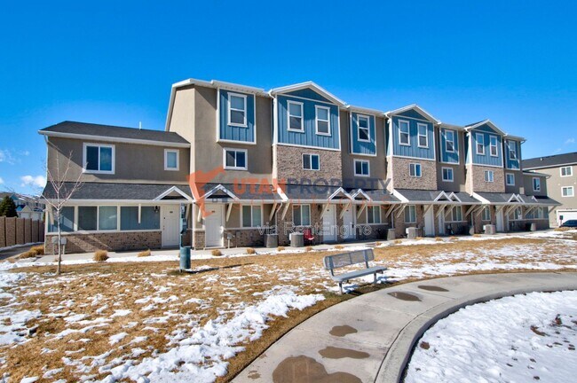 Building Photo - 8172 Broken Spoke Ln