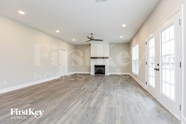 Foto del edificio - 516 Dexter Dr