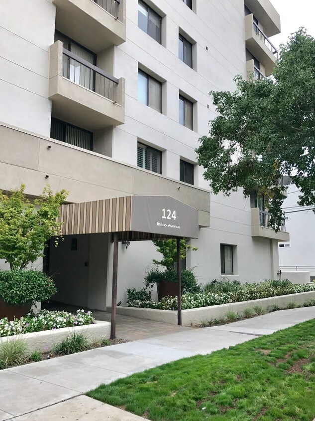 Foto principal - 124 Idaho Ave