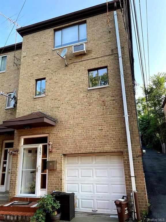 6201 Spencer Ter, Bronx, NY 10471