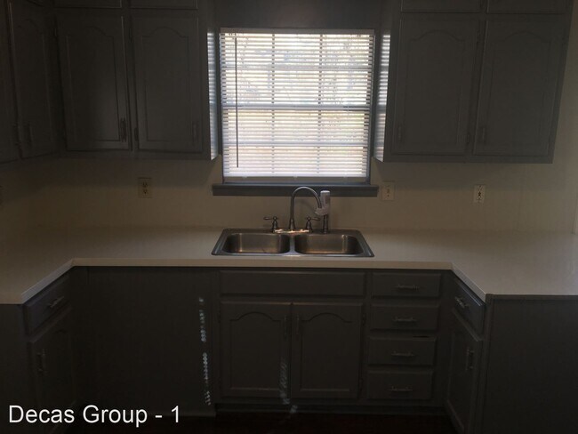 Building Photo - 3 br, 2 bath House - 500 20th Ave NE