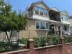Building Photo - 90-01 184th Pl