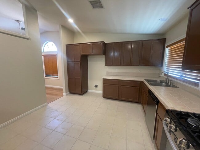 Building Photo - 30750 Avenida Juarez