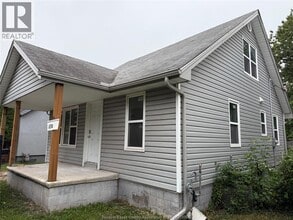 Building Photo - 692 Capitol St