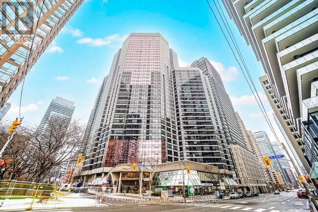 Photo du bâtiment - 1001 Bay St.