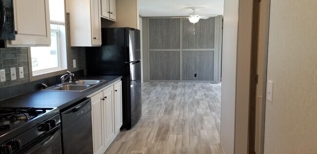 Foto del edificio - 31 Mockingbird Hill Dr
