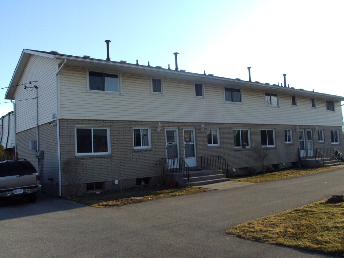 Photo principale - 8793 Willoughby Dr