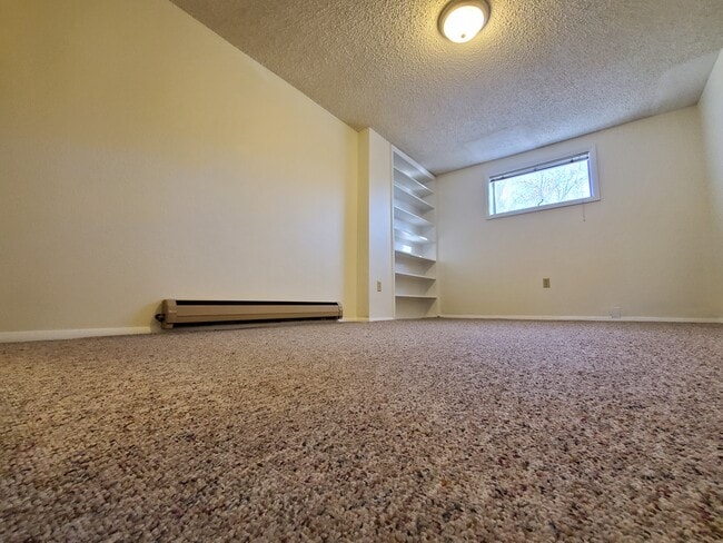 Bedroom - 2418 Pine St