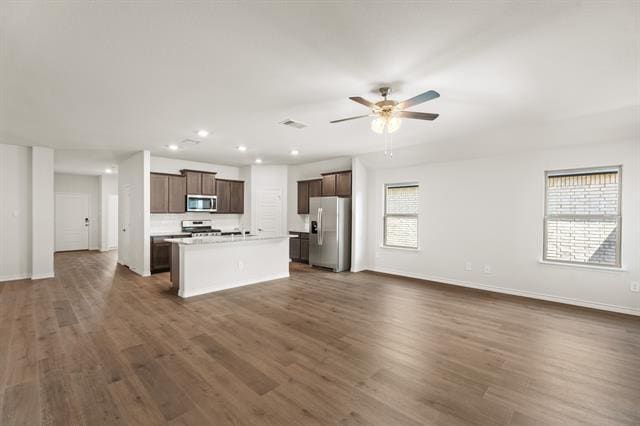 Building Photo - 647 Carters Grv Dr