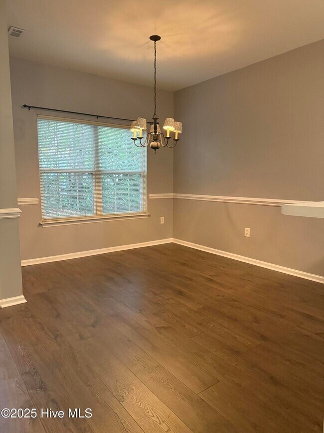 Foto del edificio - 2221 Locksley Woods Dr