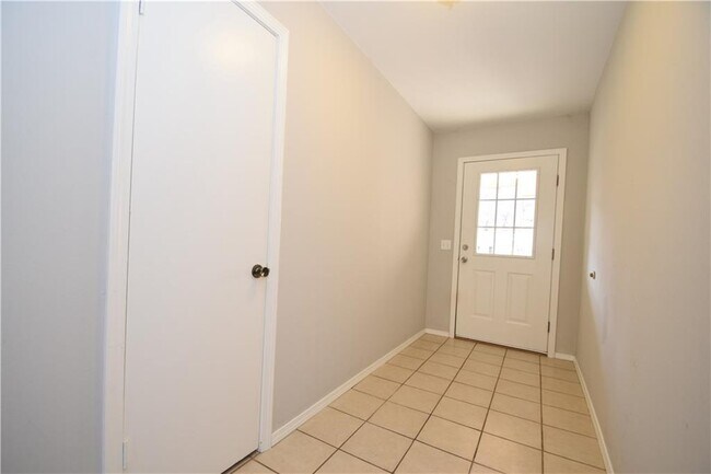 Building Photo - 1001 N Dove Dr
