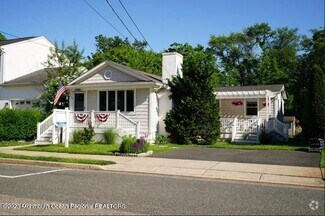 Building Photo - 753 22nd Ave