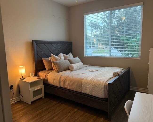 Foto del edificio - 10968 Elkwood Cir
