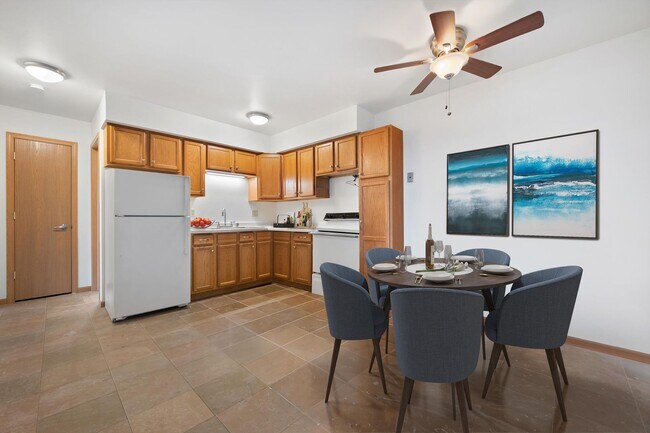 Foto del interior - Delafield Country Aire Associates LLC