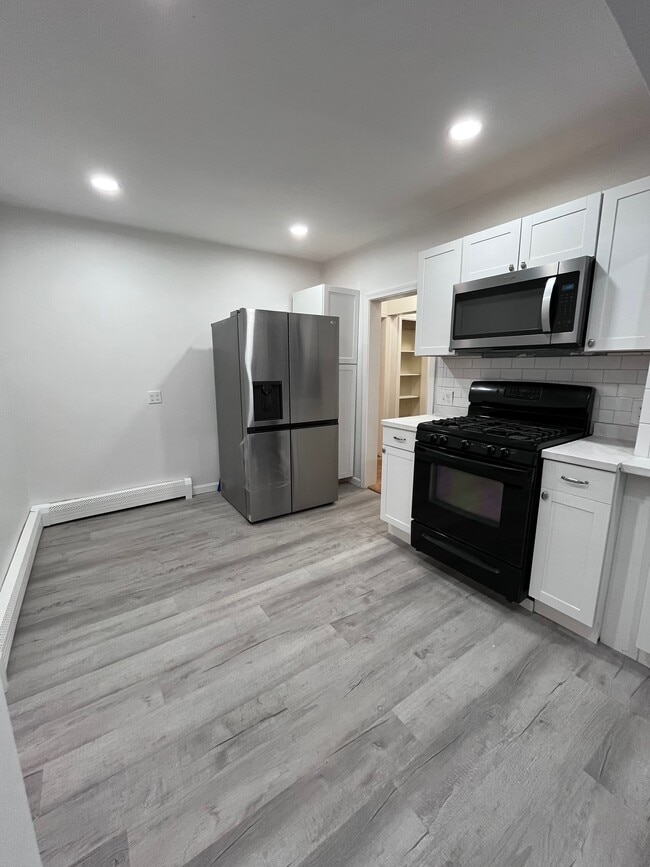 Kitchen - 137 Worcester Ave