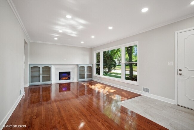 Building Photo - 391 N Wolf Rd