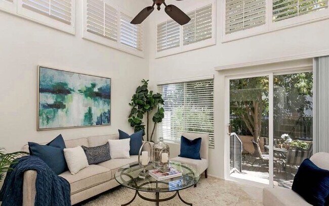 Foto del edificio - 12650 Carmel Country Rd