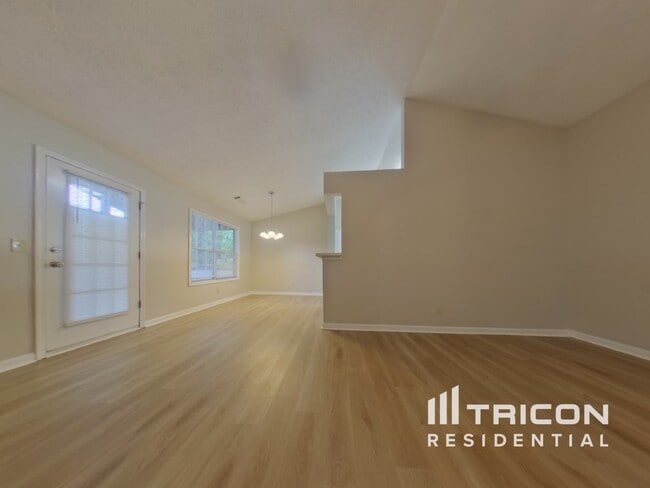 Foto del edificio - 3436 Lochness Ln