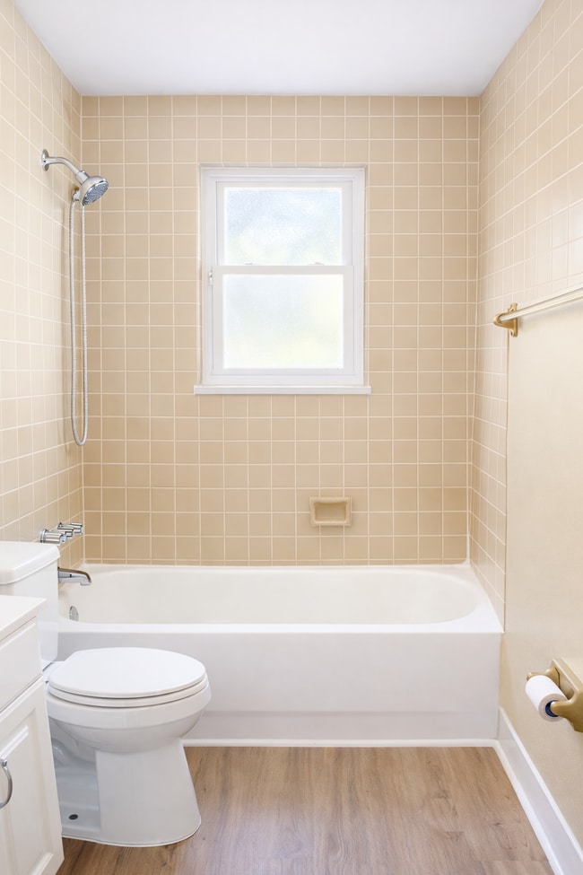 Foto del edificio - 5840 Langston Dr