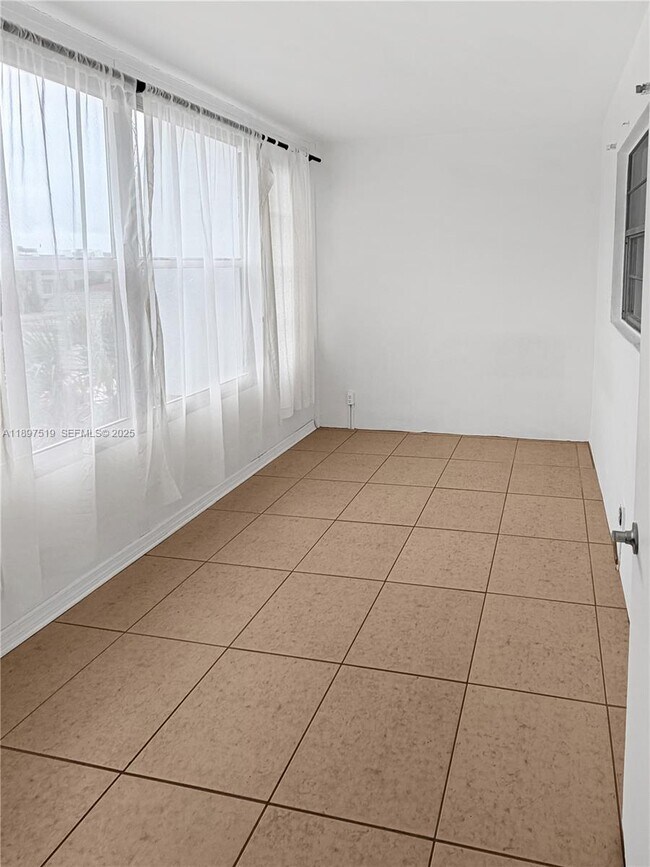 Foto del edificio - 7897 Golf Cir Dr