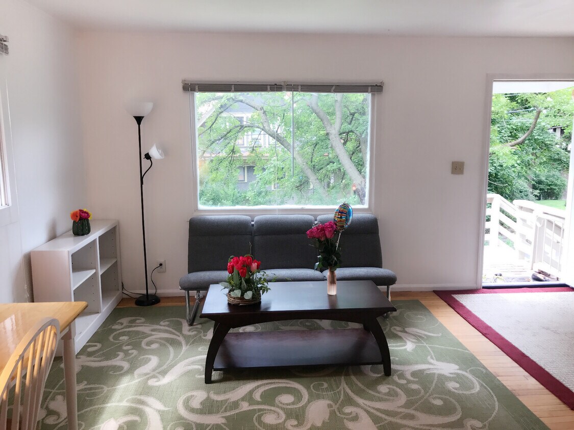 Foto principal - 219 Willard Way