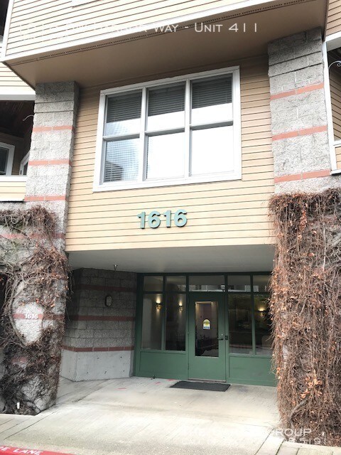 Building Photo - 1616 SW Harbor Way