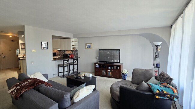 Foto del edificio - 300 N State St