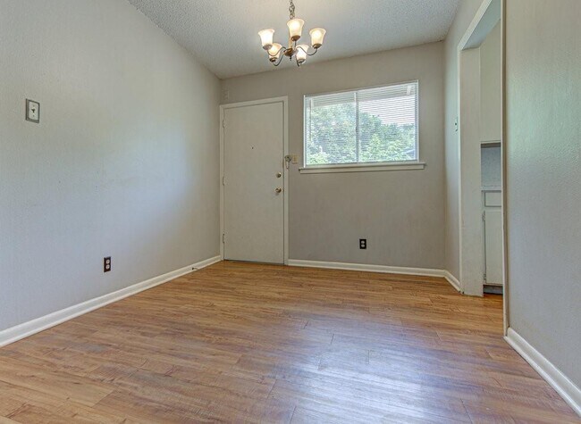 Building Photo - 3100 Stoneway Dr