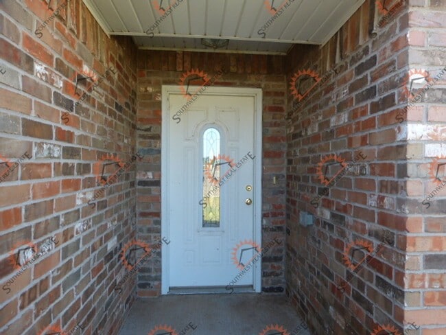 Building Photo - Beautiful 3 bedroom, 2 bath, 2 car garage ...