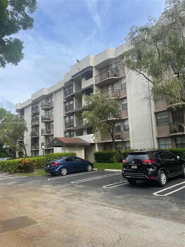 Primary Photo - 2701 Riverside Dr