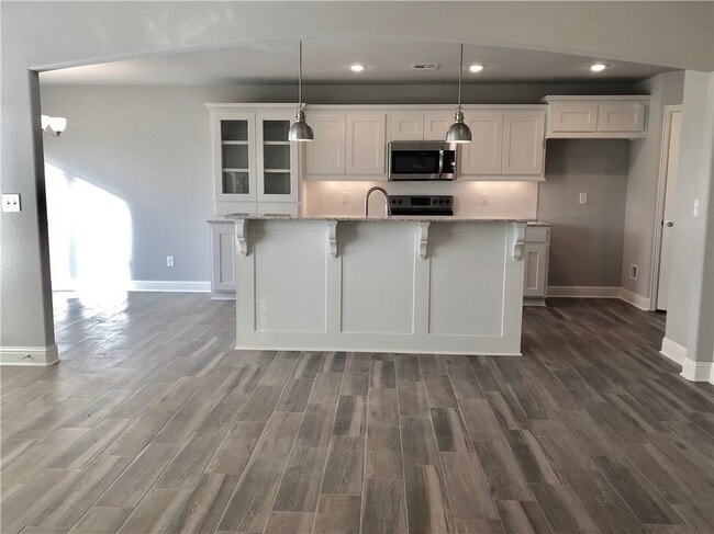 Building Photo - 911 Buck Dr
