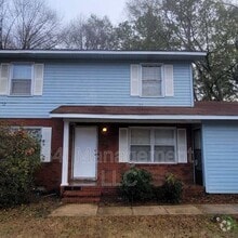 Building Photo - 2120 Milano Dr