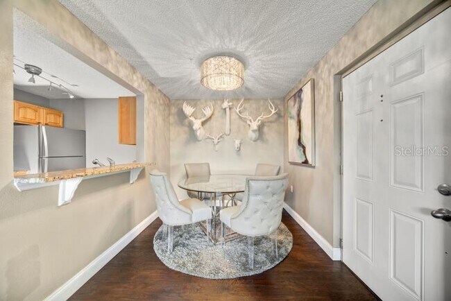 Building Photo - 2019 Dixie Belle Dr