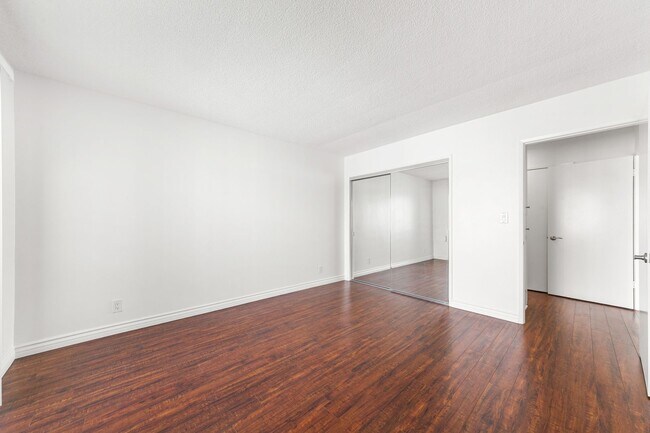 Interior Photo - Burton Almont