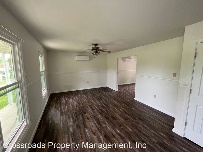 Building Photo - 3 br, 2 bath House - 16 Rapho Street