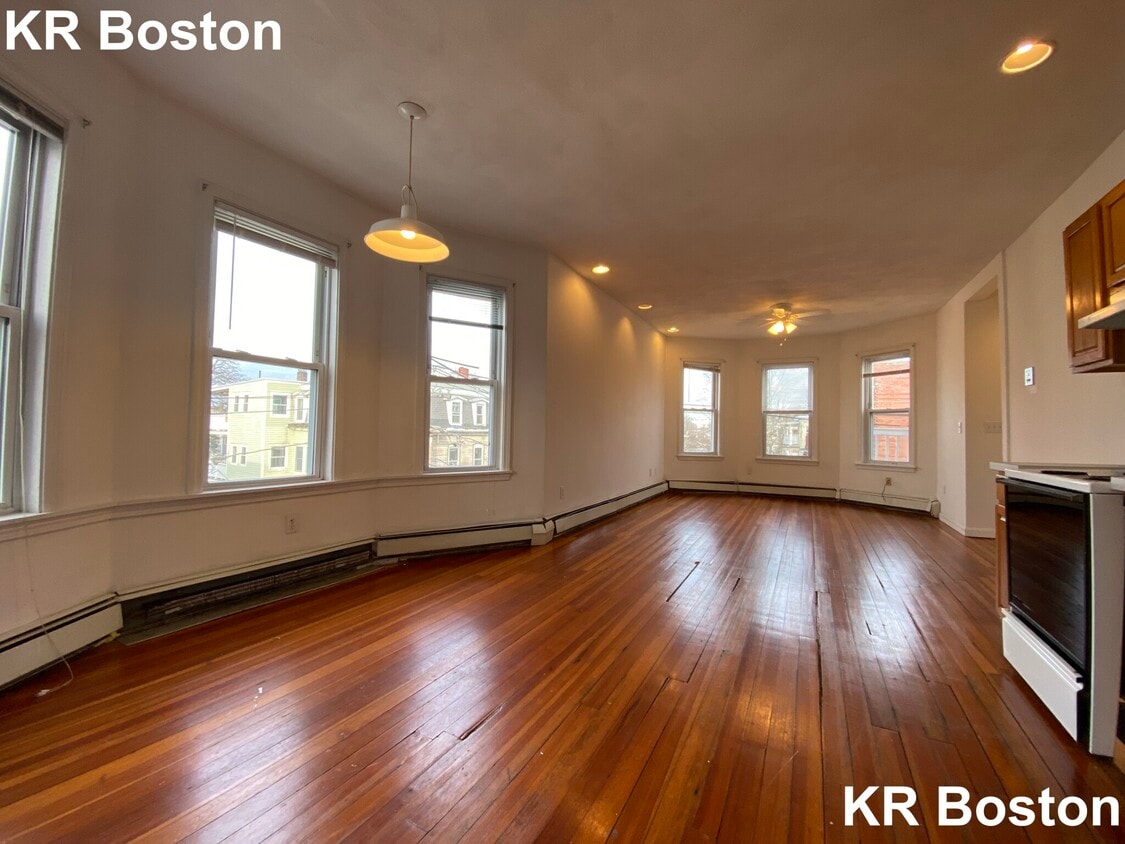 Primary Photo - 36 Mansfield St