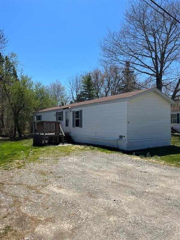 55 Pheasant Hill Trailer Park, Milford, ME 04461 House Rental in
