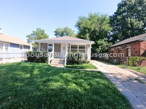 Building Photo - 2517 S McClure St