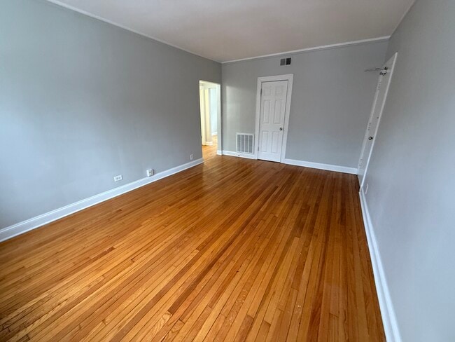 Foto del edificio - 7344 N Damen Ave